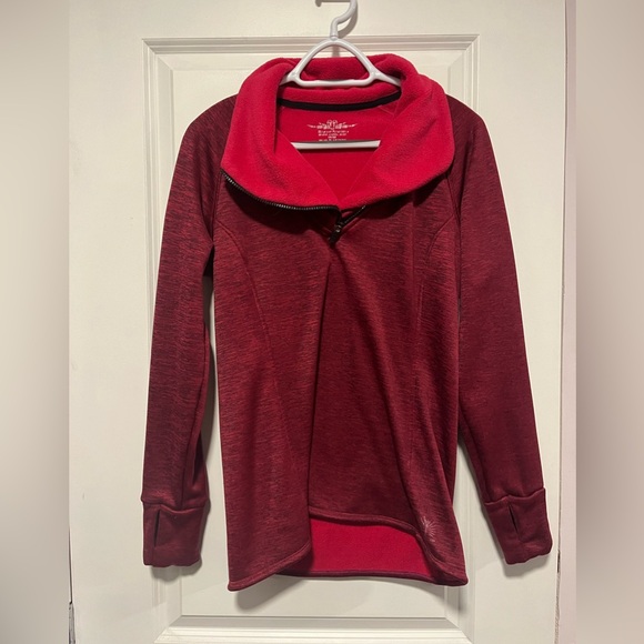 Medium fleece long sleeve. - Picture 3 of 3